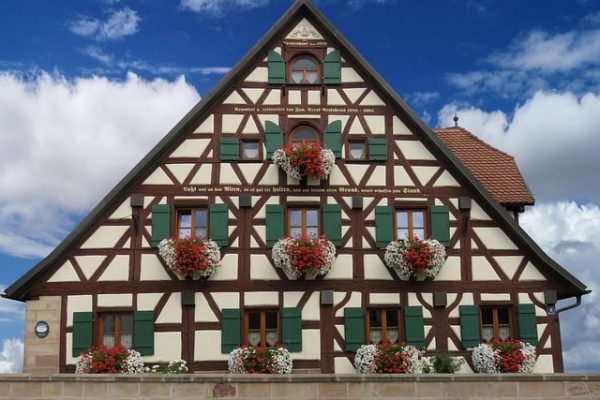 housebuilding-957003_640-min Projektbilder von Hochbau Lang - Bauunternehmen in Nagold - Mit uns bauen Sie besser
